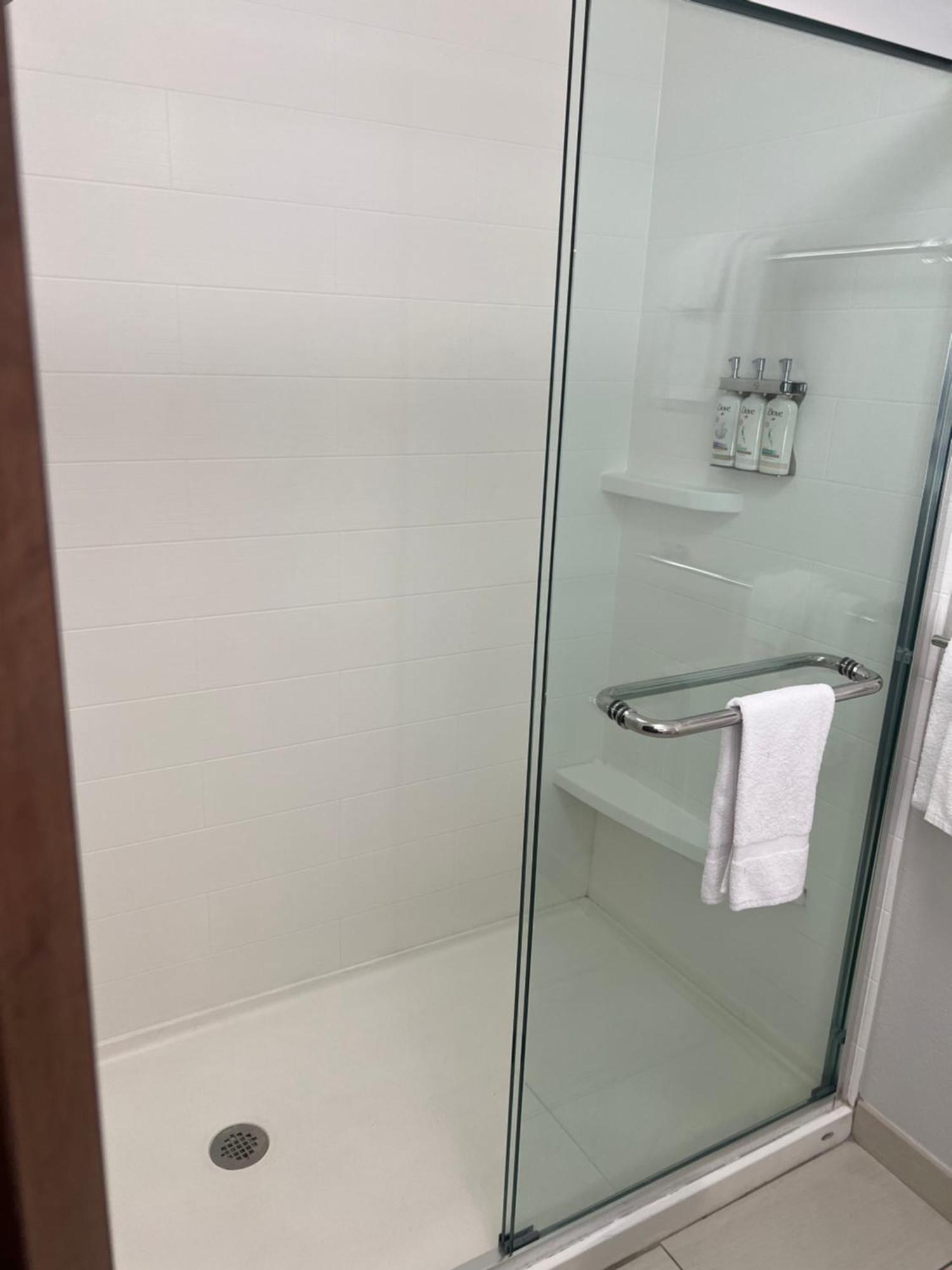 Holiday Inn Express & Suites Mobile - University Area By Ihg Kültér fotó