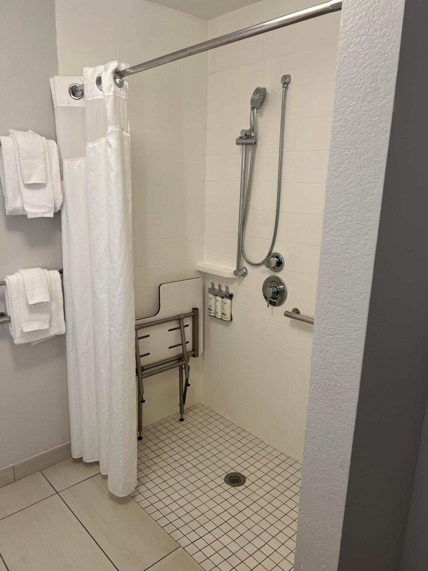 Holiday Inn Express & Suites Mobile - University Area By Ihg Kültér fotó
