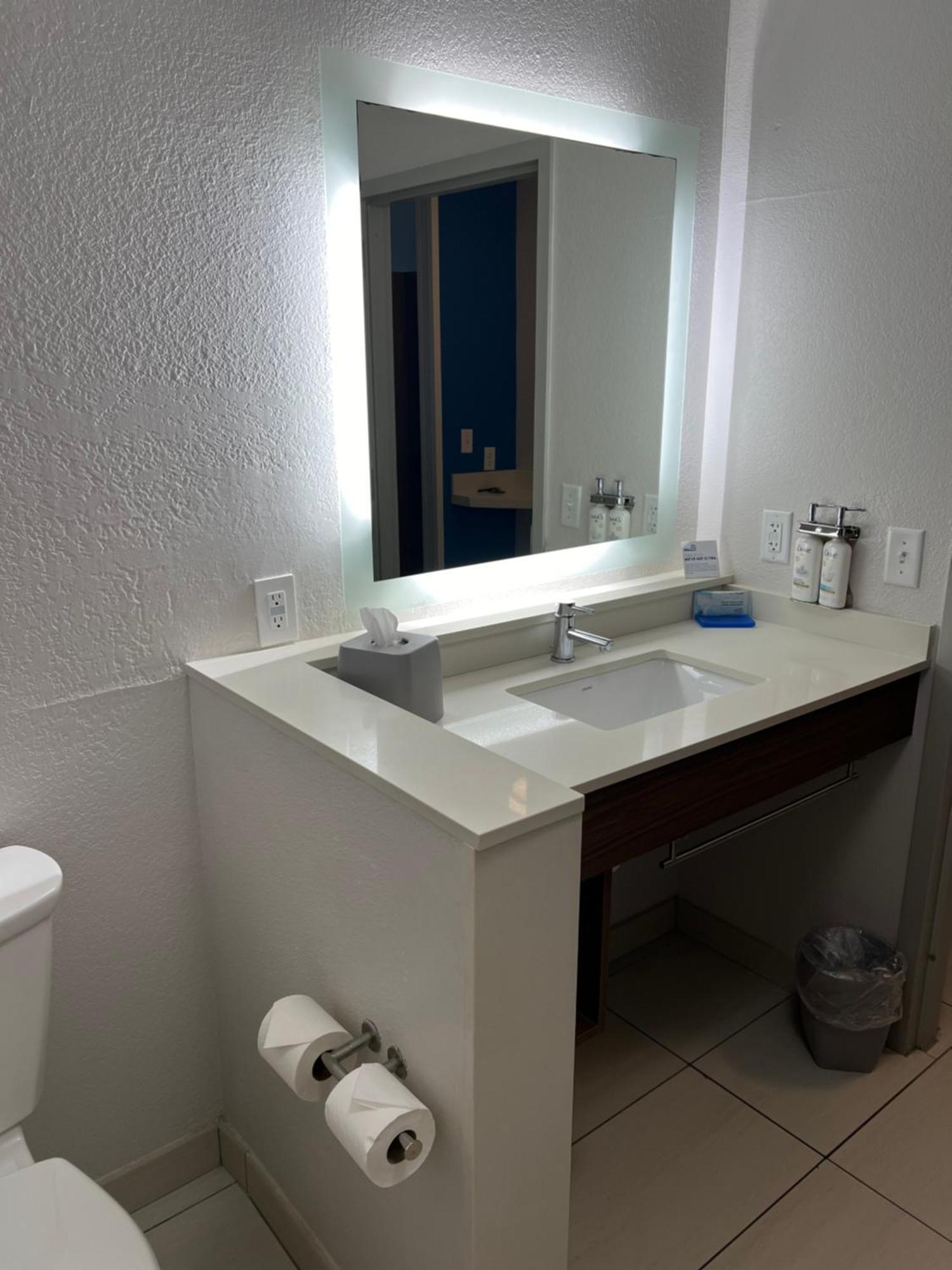 Holiday Inn Express & Suites Mobile - University Area By Ihg Kültér fotó